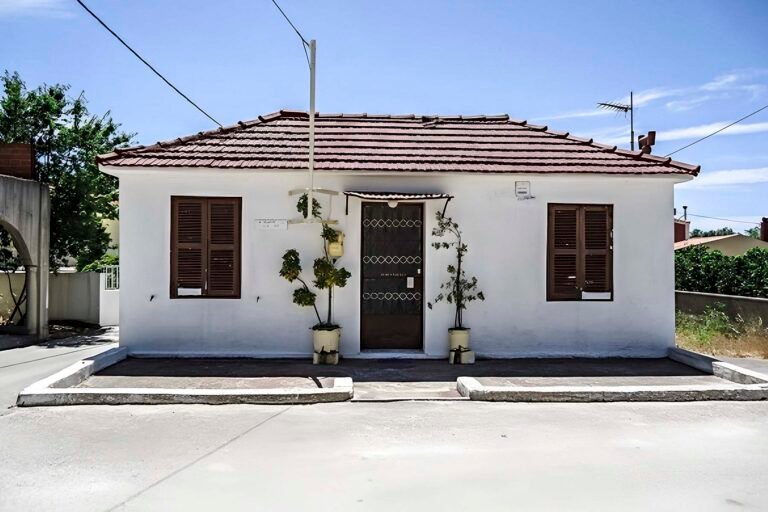 1992-01-traditional-house-sarlata