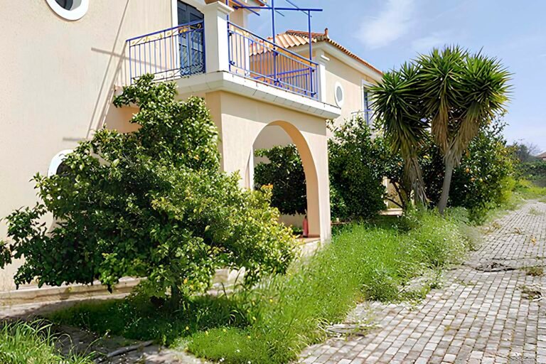 View of the residence complex in Mavrata - property id 2009