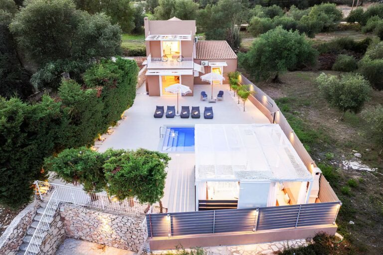 View of the two storey villa in Pessada - property id 2123