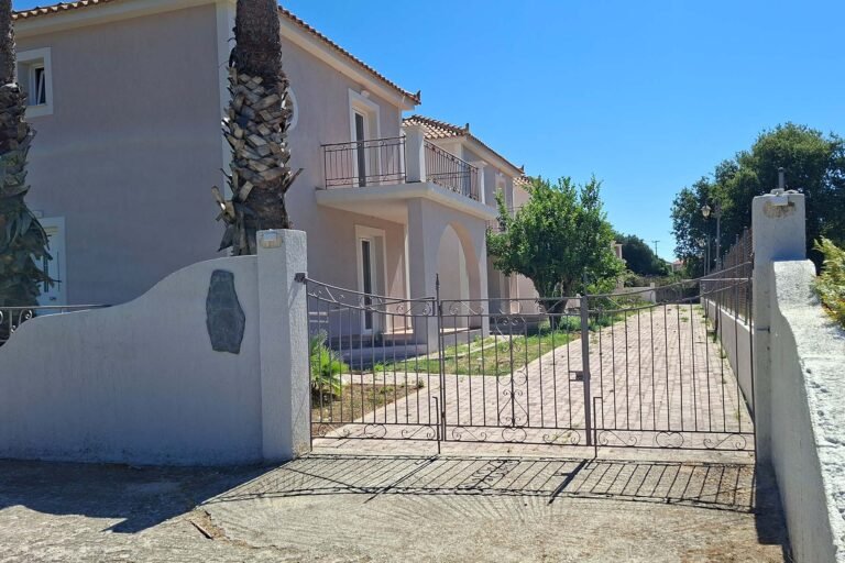 entrance of the property - property id 2009