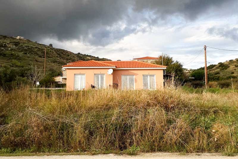 Kateleios-3305-view of the house