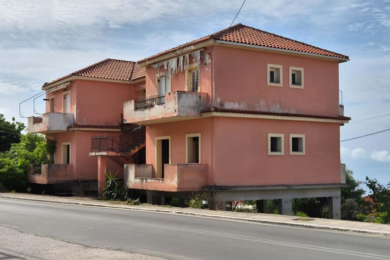 side-view-of-the-building-3433