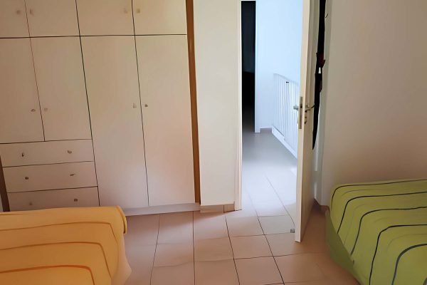 Κατοικίες με ντουλάπες στην Πάστρα - Κωδ. Ακινήτου 2083