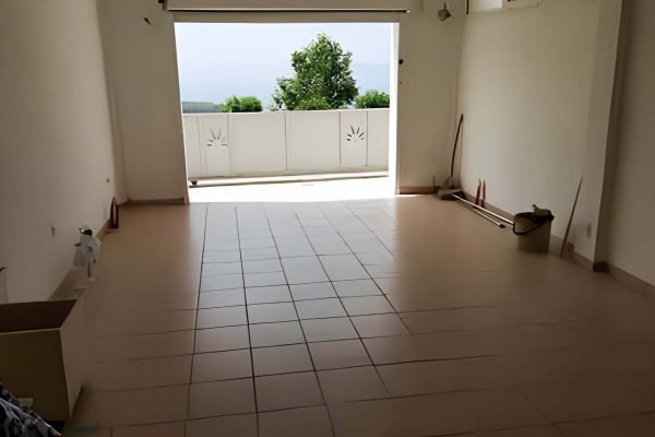 Χώρος στάθμευσης της κατοικίας στην Πάστρα - Κωδ. Ακινήτου 2083