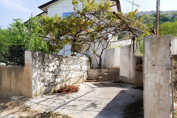 Άποψη παλιάς κατοικίας στα Φάρσα - Κωδ. Ακινήτου 2103