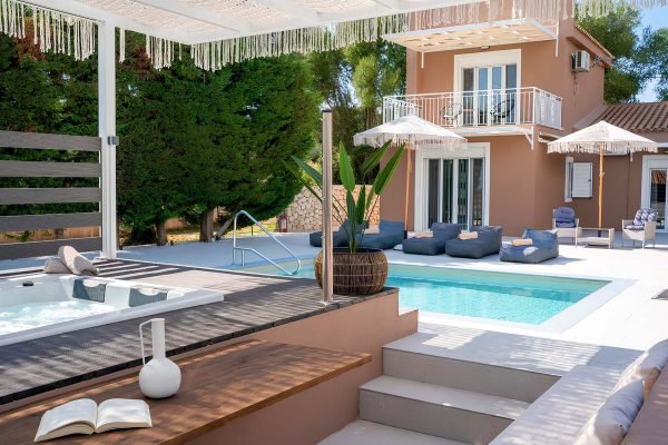 View of the villa in Pessada - property id 2123