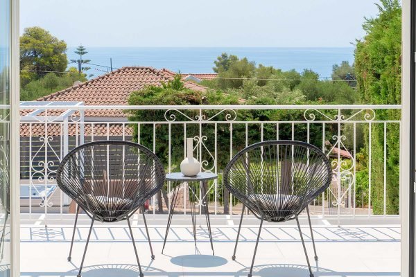View of the veranda of the villa in Pessada - property id 2123