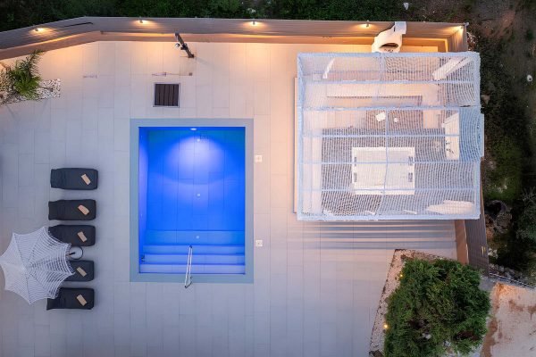 View of the pool of the villa in Pessada - property id 2123