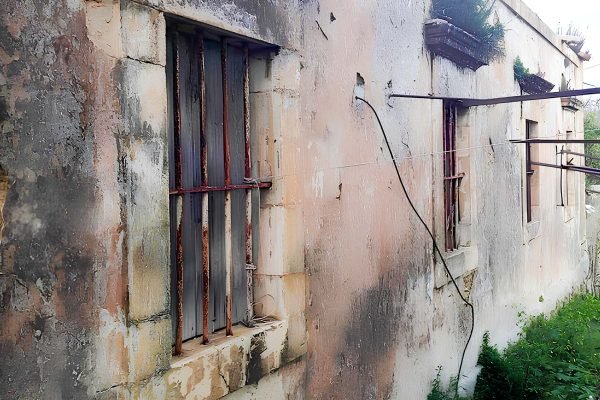 Πλαϊνή όψη κατοικιών στα Σβορωνάτα - Κωδ. Ακινήτου 2157