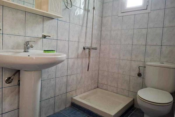 house-3166-bathroom