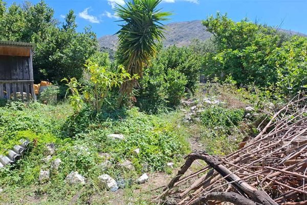 house-3272-with mountain views