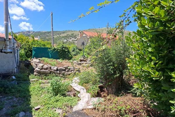 house-3272-with road