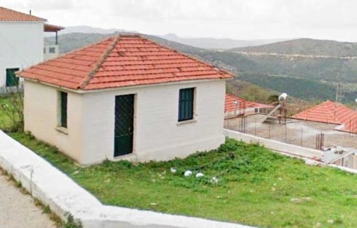 house-3275-view of the house