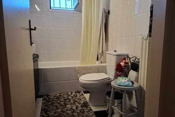 house-3276-view of the bathroom