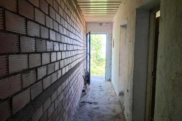 house-3288-view of the coridor