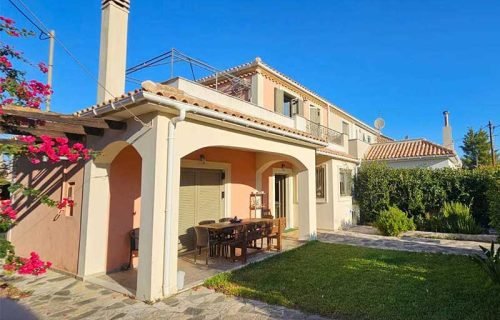 house-3318-side view of the house