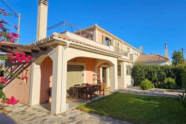 house-3318-side view of the house