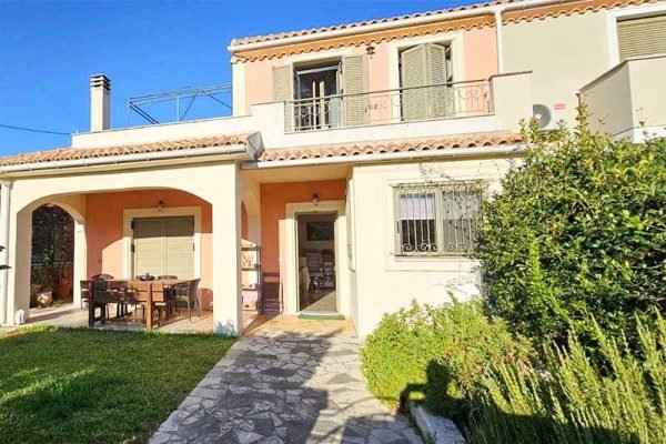 house-3318-view of the house