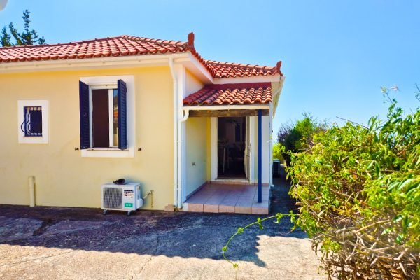 ratzakli-3325-rear view of the house