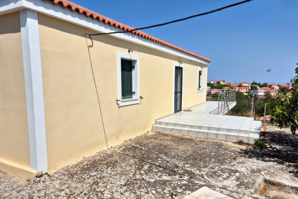 house-3329-side view of the house