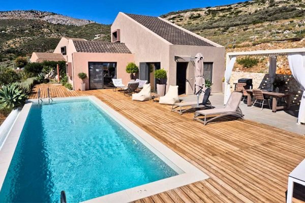 villa-3339-view of the villa