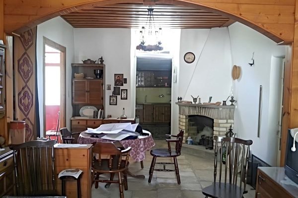 The living room of a house in Makriotika - property id 1993