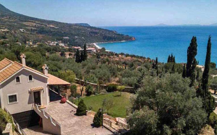 Villa Harmony for rent at Lourdata, Kefalonia