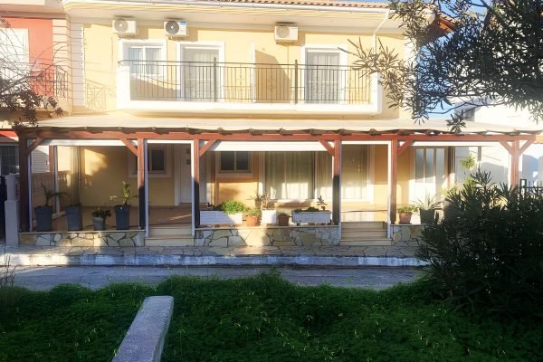 άποψη ισόγειου διαμερίσματος στη Σκάλα - Κωδ. Ακινήτου 3371