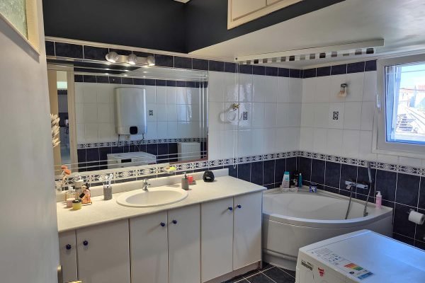 bathroom of the house - property id 3468
