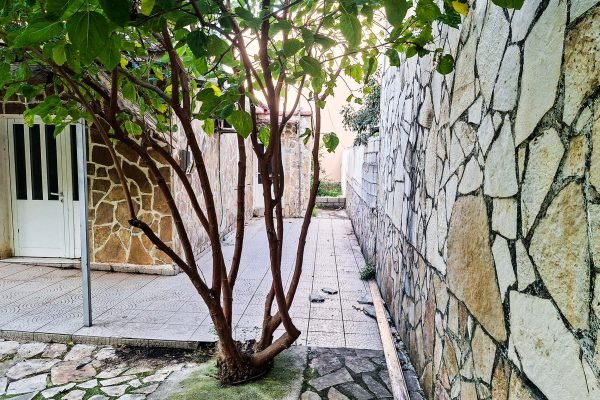 house with trees in Agia Efimia - property id 3359