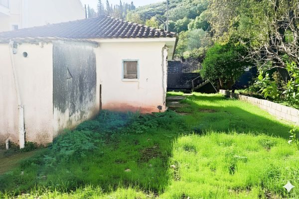 house within a plot in Agia Efimia - property id 3359