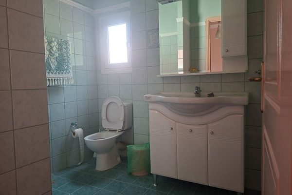 ratzakli-3325-view of the bathroom