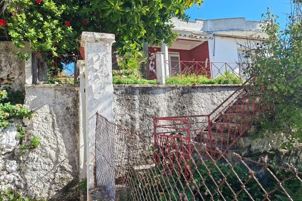fenced property in Mihalitsata - property id 3361