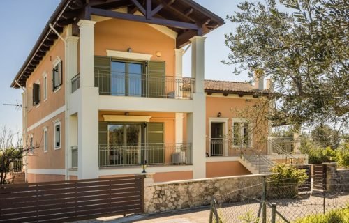 outside view of the house - property id 3463