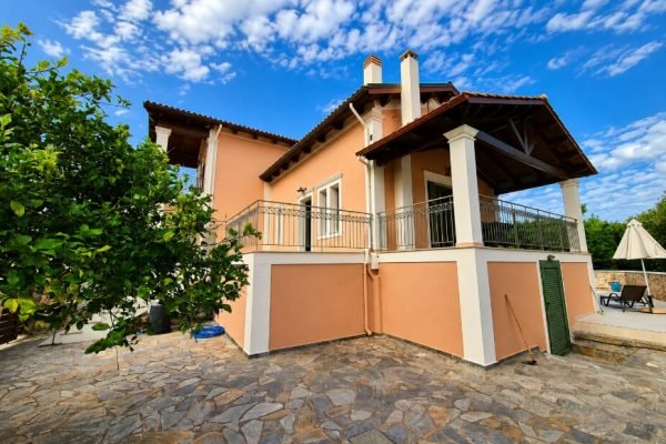 side view of the house - property id 3463