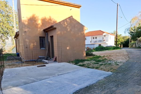 Πλαϊνή όψη κατοικίας στα Σπαρτιά - Κωδ. Ακινήτου 1968