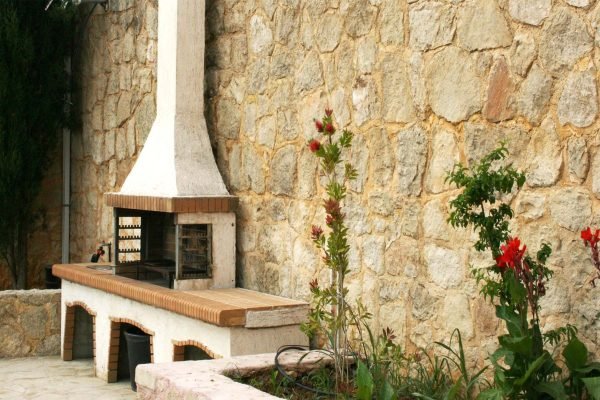 Μπάρμπεκιου συγκροτήματος στα Κομποθεκράτα - Κωδ. Ακινήτου 2156