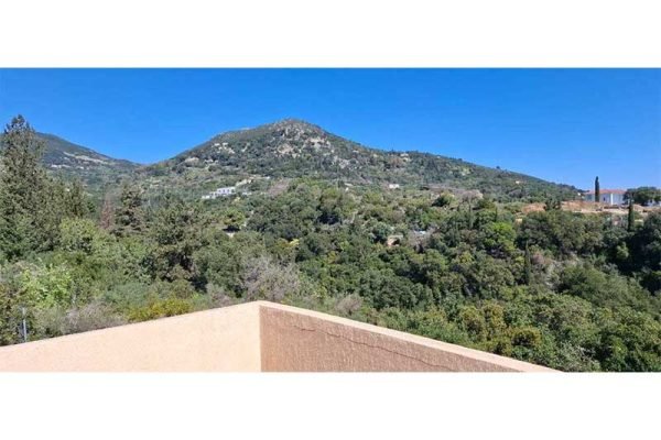 Villa with mountain view - property id 3244